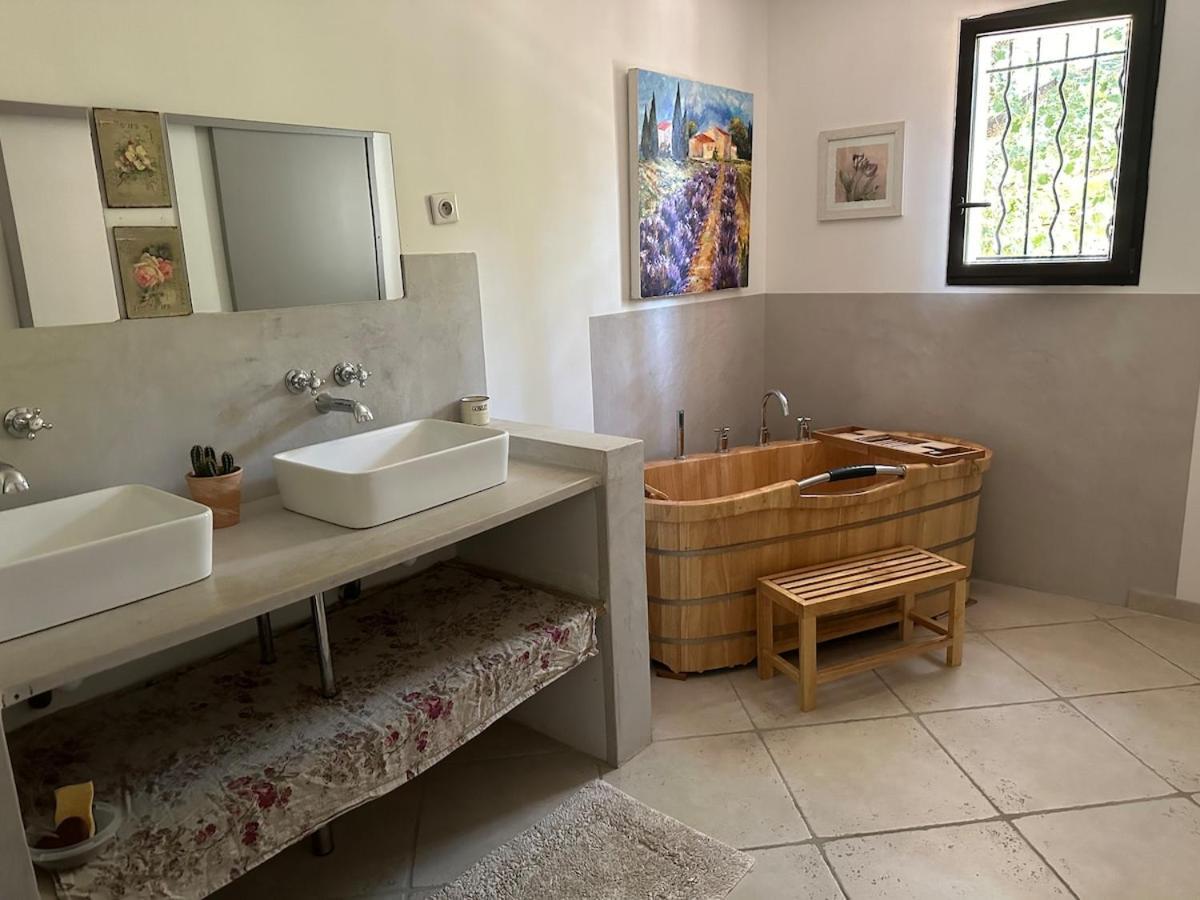 Belle Villa Contemporaine Avec Piscine Laudun Exterior foto