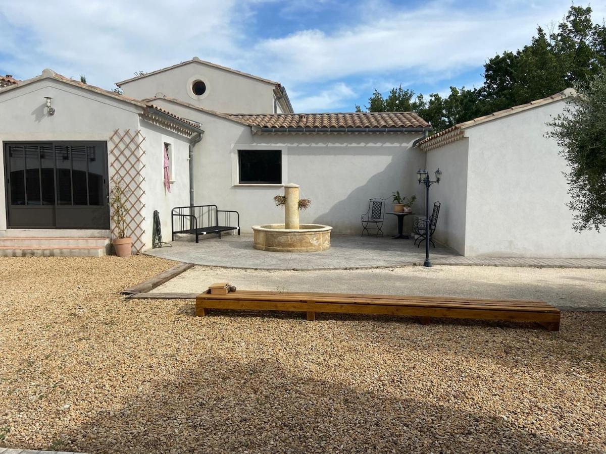 Belle Villa Contemporaine Avec Piscine Laudun Exterior foto